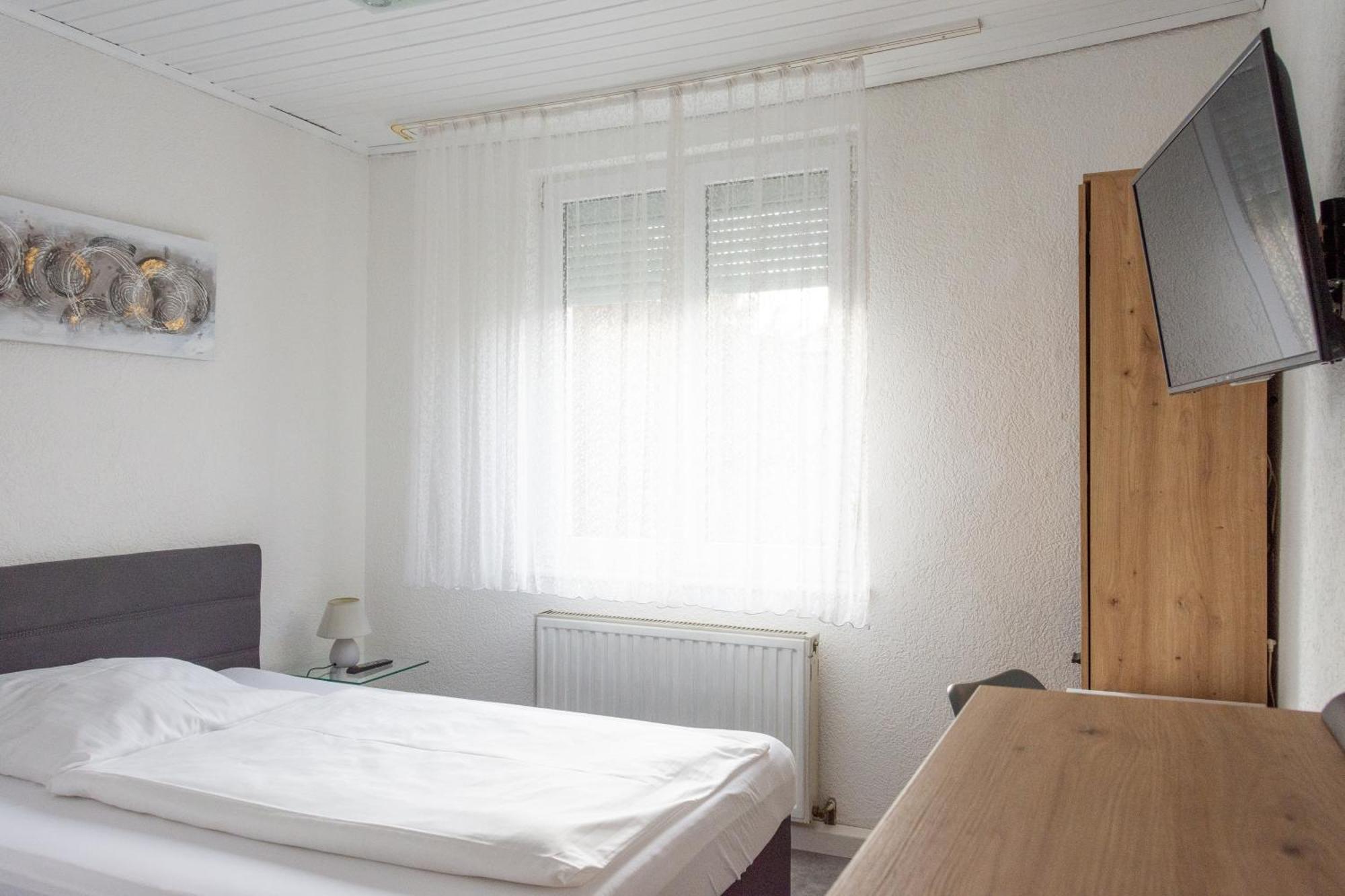 Hotel-Cocco-Bello In Der Villa Foret Ludwigsburg Dış mekan fotoğraf